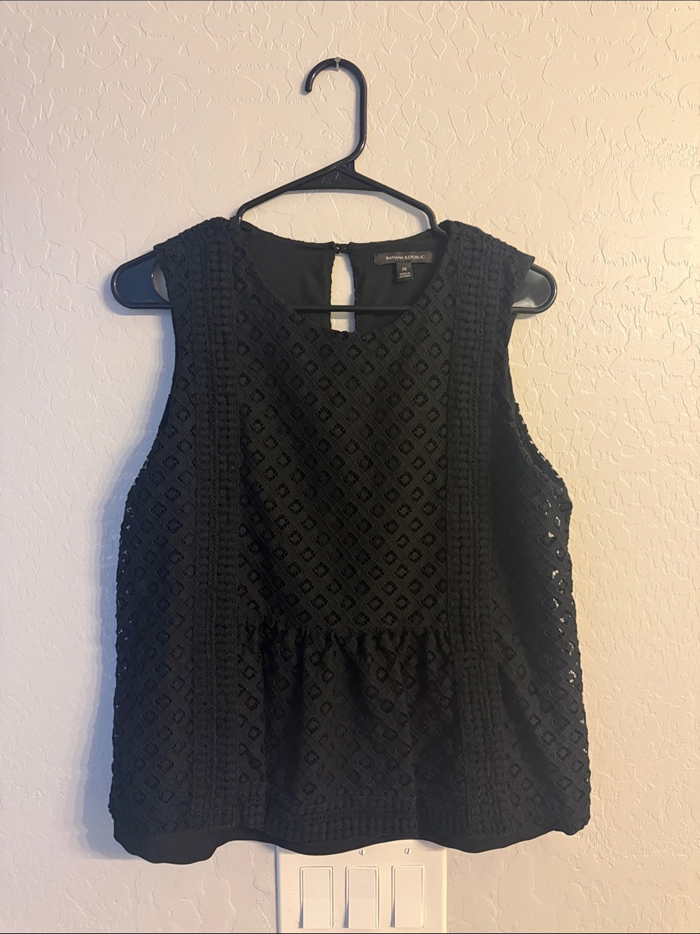 Banana Republic Black Eyelet Lace Sleeveless Peplum Top Size M